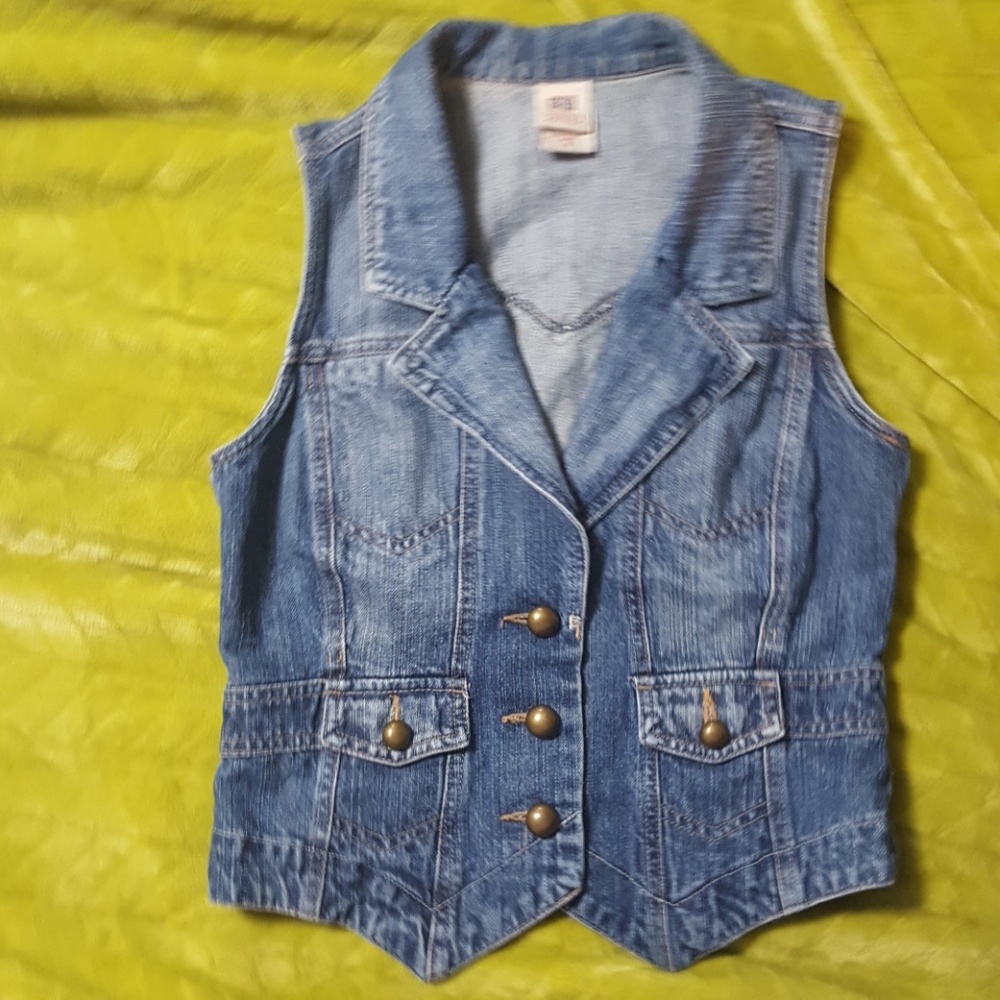 5/$25! Denim Vest